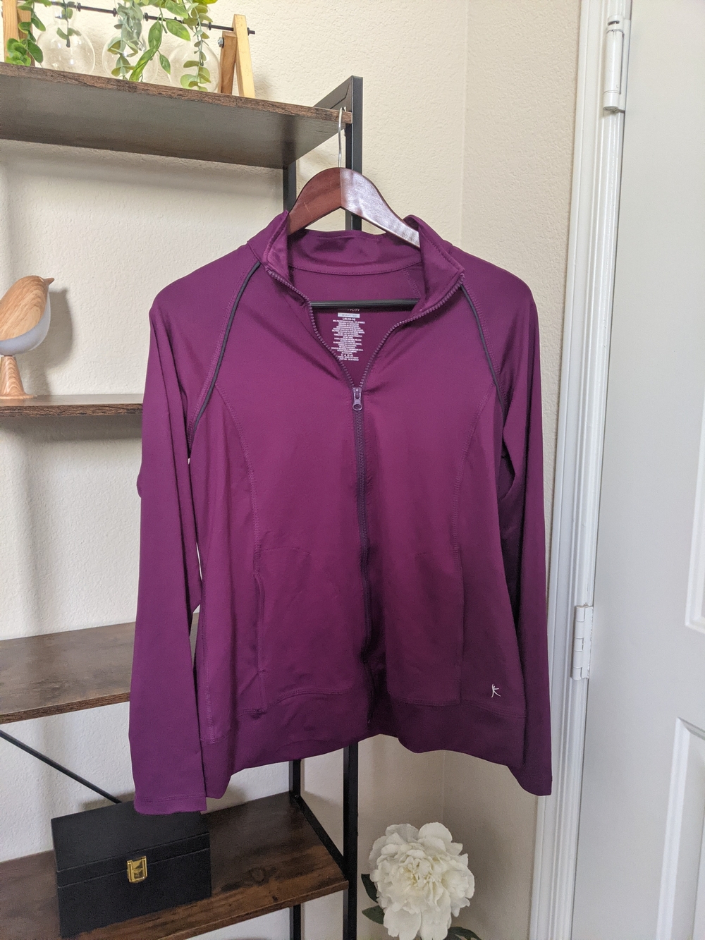 Danskin Now Active Jacket Long Sleeve Full-Zip Semi-Fitted Large Size L Plum